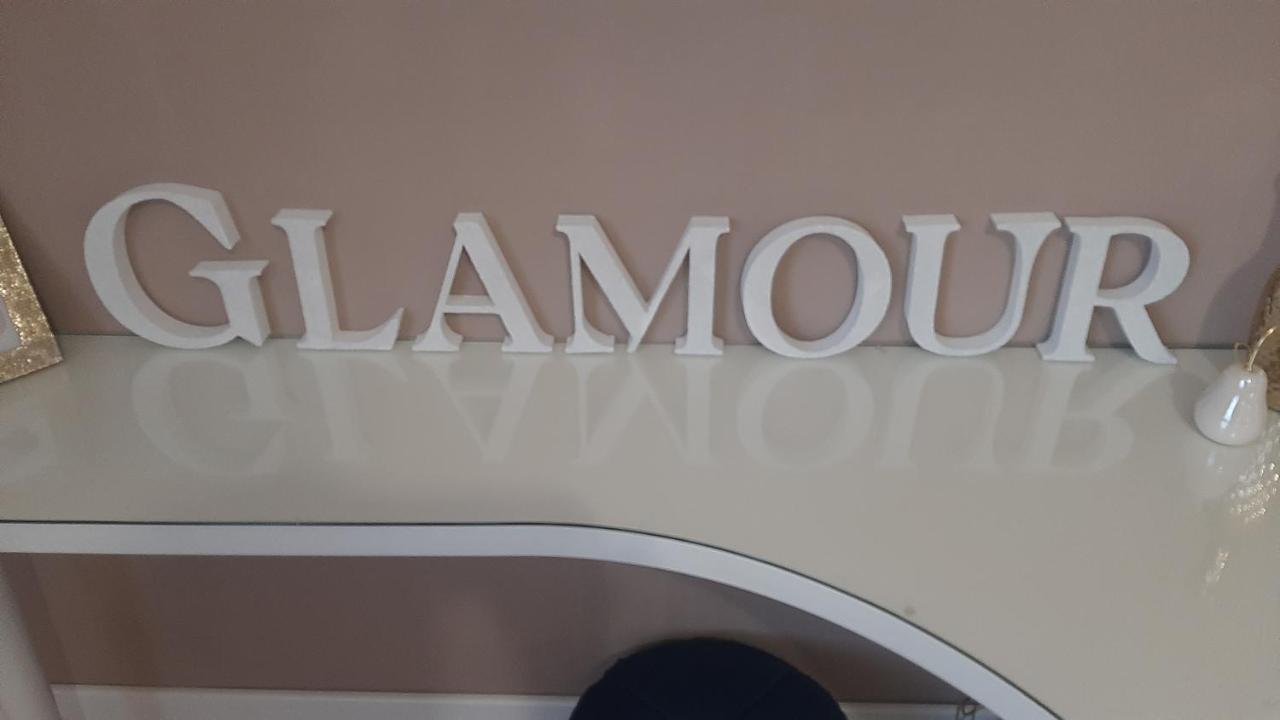 Glamour Apartman Gyula Exterior photo
